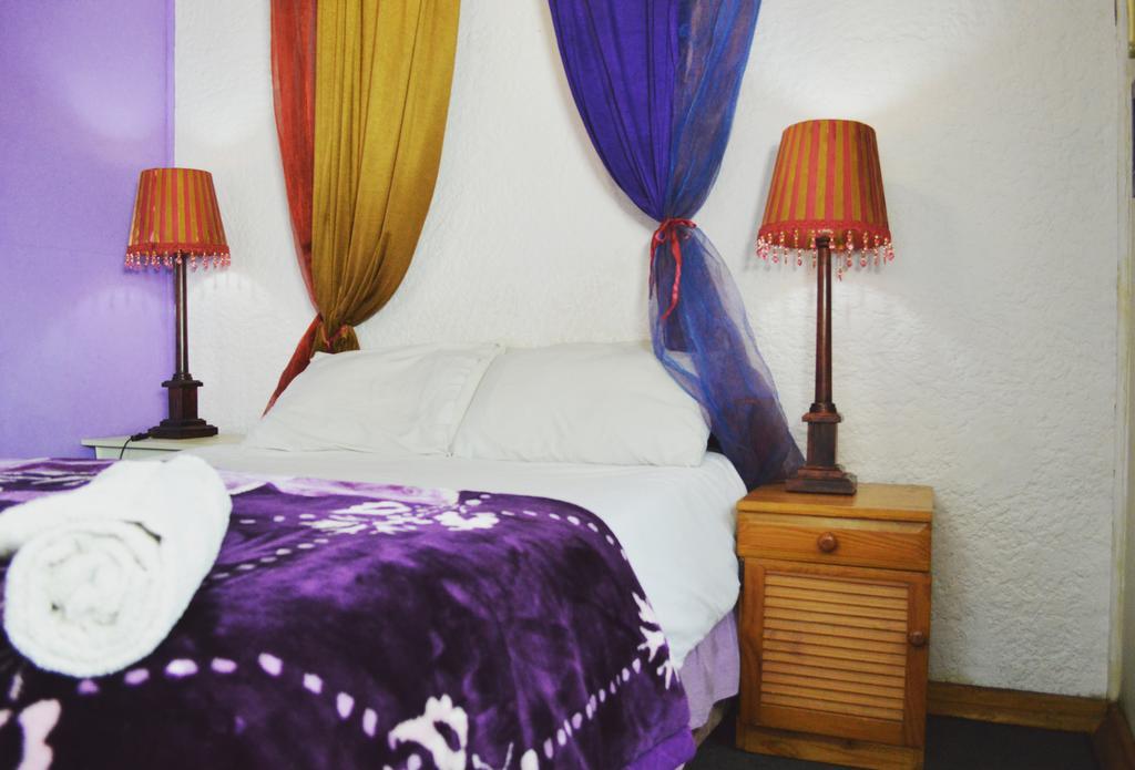 Homebase Melville Backpackers Johannesburg Exterior photo